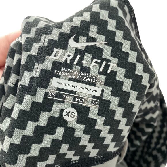 Nike Chevron Capri Leggings Size XS Legend 2.0 Training Dri-Fit Athletic Zig Zag - Picture 4 of 9